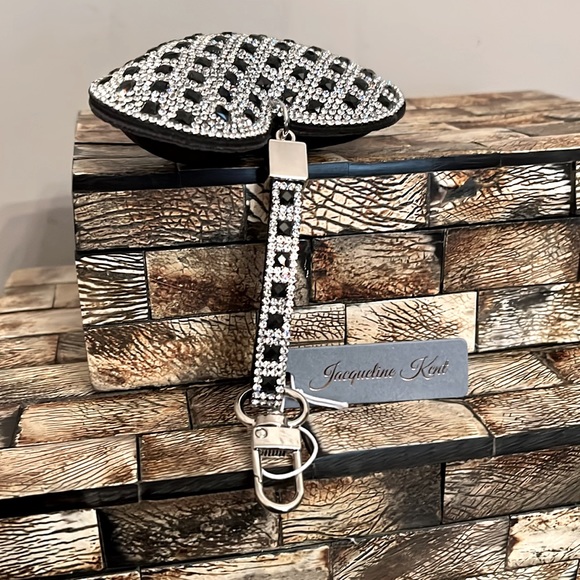 Jacqueline Kent Collection - Heart Purse Charm - Silver Black - Picture 4 of 6